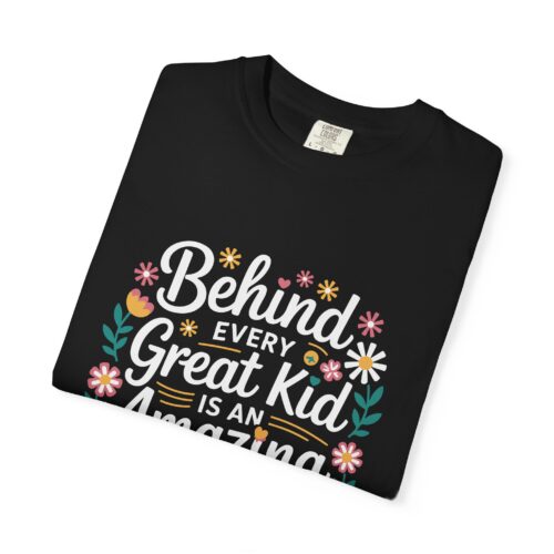 Amazing Mom T-Shirt, Perfect Gift for Mother's Day, Birthday, Casual Wear, Family Gatherings, Gift for New Moms. - Image 2