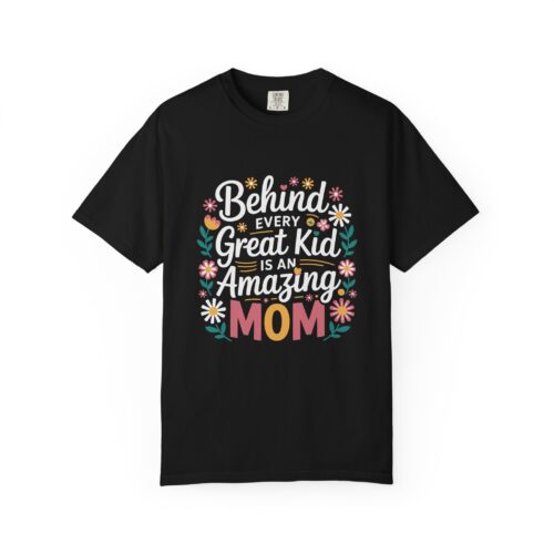 Amazing Mom T-Shirt, Perfect Gift for Mother's Day, Birthday, Casual Wear, Family Gatherings, Gift for New Moms. - Image 1