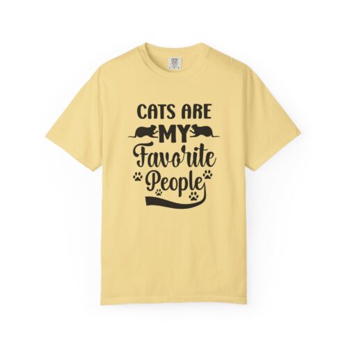 Cats Are My Favorite People Unisex T-Shirt.