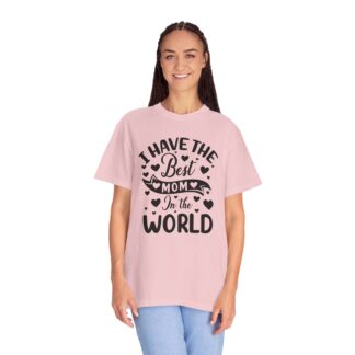 Best Mom in the World T-Shirt – Cute Love Graphic Tee for Moms, Perfect Gift Giving & Everyday Wear. - Image 3