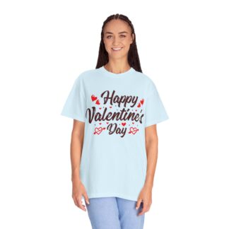 Happy Valentine’s Day Heart Graphic T-Shirt – Romantic Love Graphic Tee for Couples, Gift Giving & Festive Celebration. - Image 3