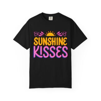 Sunshine Kisses Graphic T-Shirt – Cute Summer Beach Vibes Tee for Vacation Lovers & Sunny Day Style.